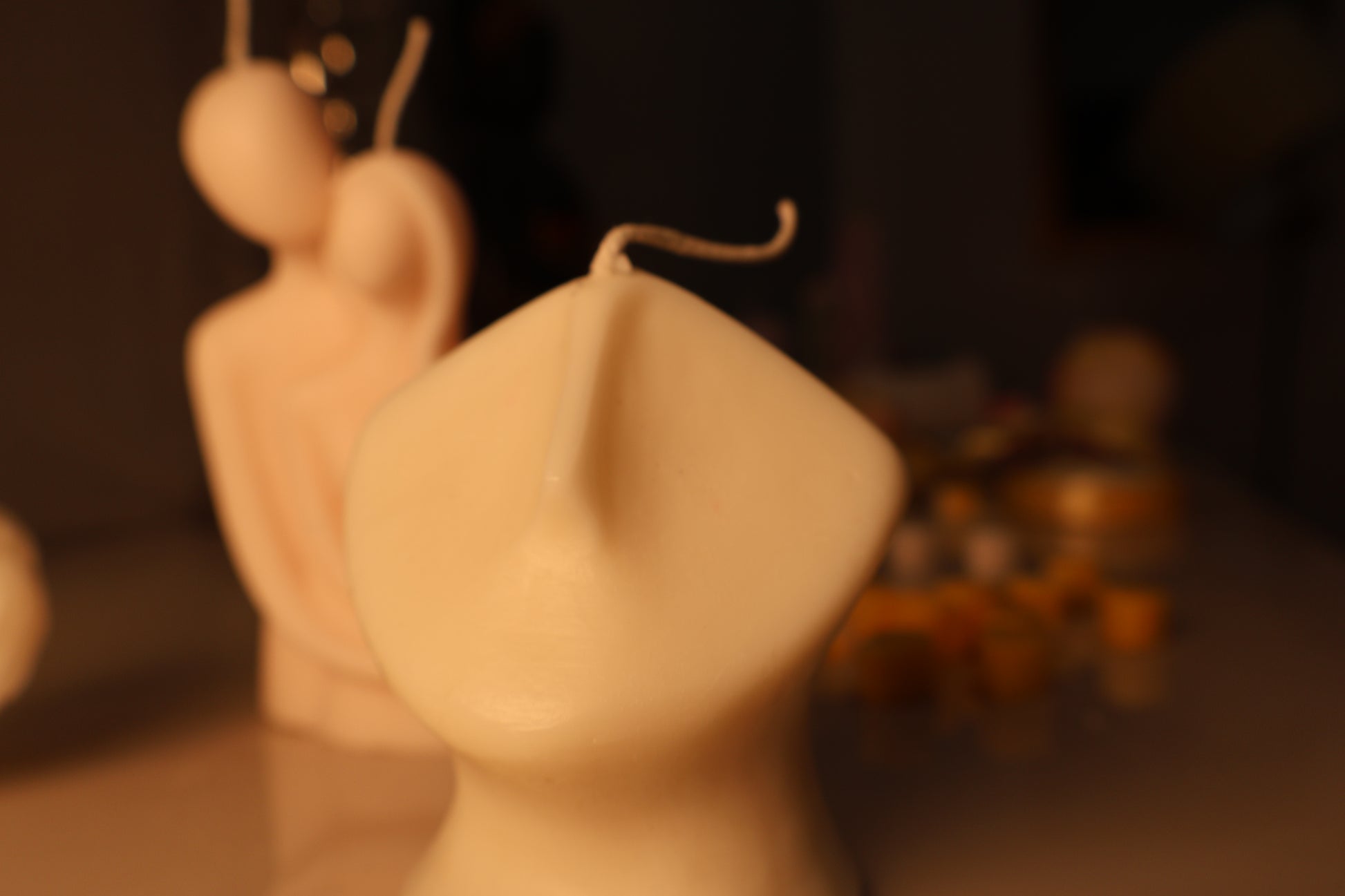 Handmade soy wax candle with vanilla fragrance – best luxury scented candle in India